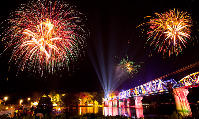 งานแสงสีเสียง สะพานข้ามแม่น้ำแคว จ.กาญจนบุรี